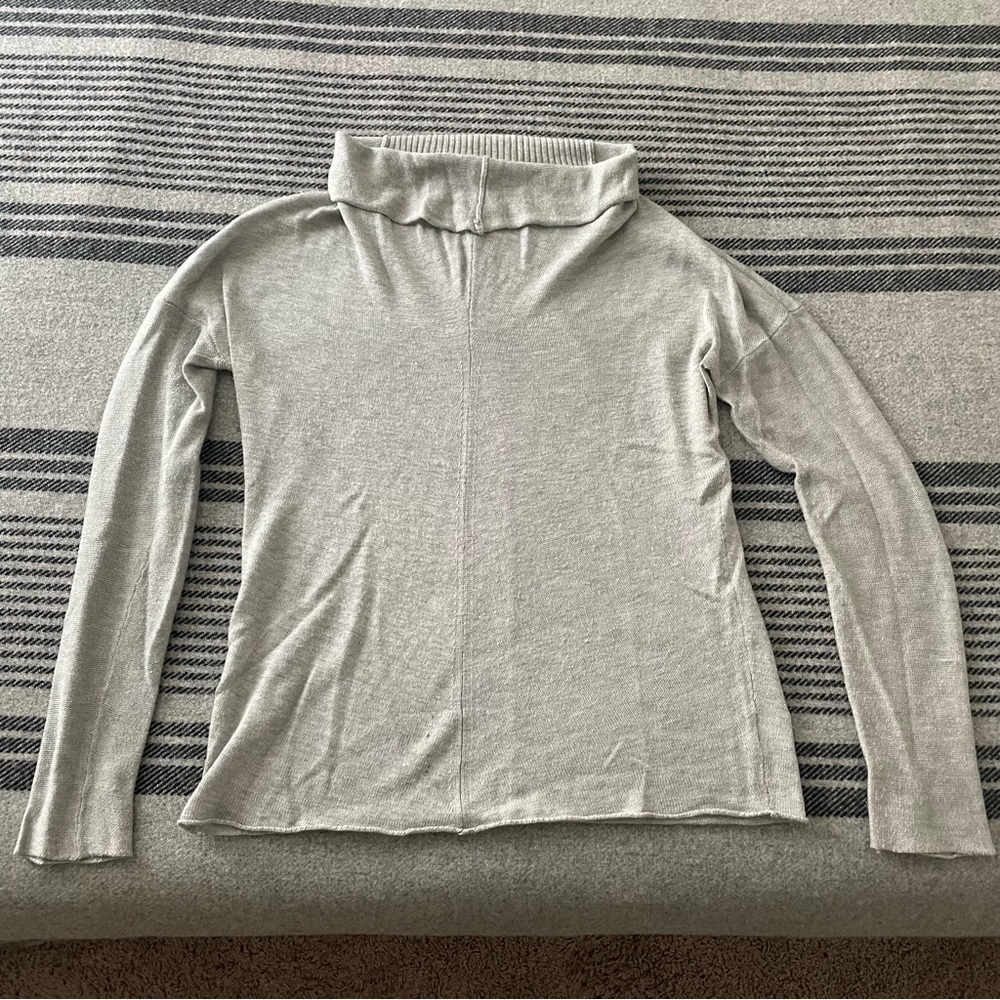 Women’s XS Converse One Star Sweater with Turtle Neck Cowl in Light Grey